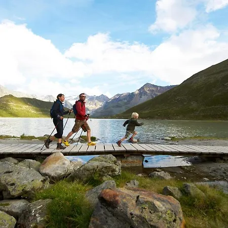 Intermontana Garni Szálloda 3*
