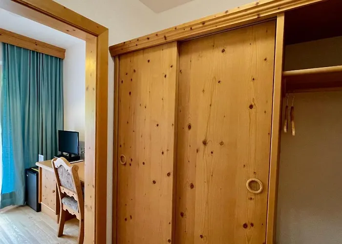 Intermontana Garni Отель 3*