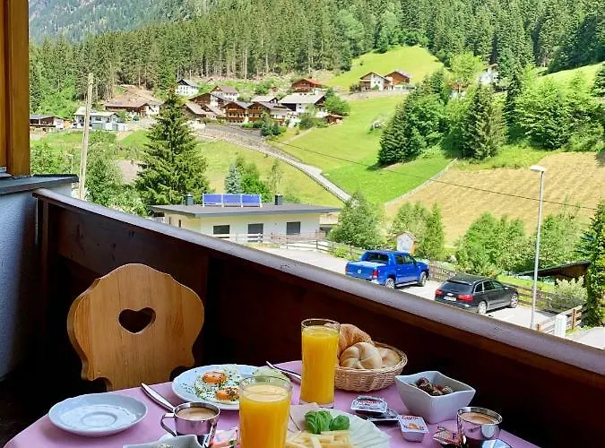 Отель Intermontana Garni 3*